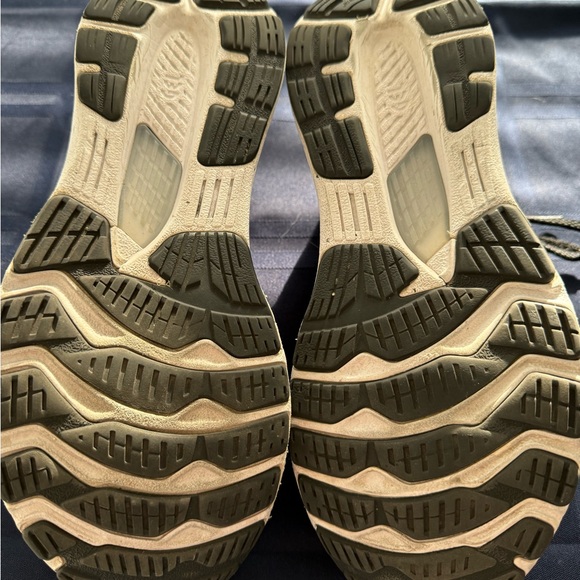 ASICS Women's Gel-Kayano 28 Running Shoes, Black, women’s size 8 - Picture 6 of 7